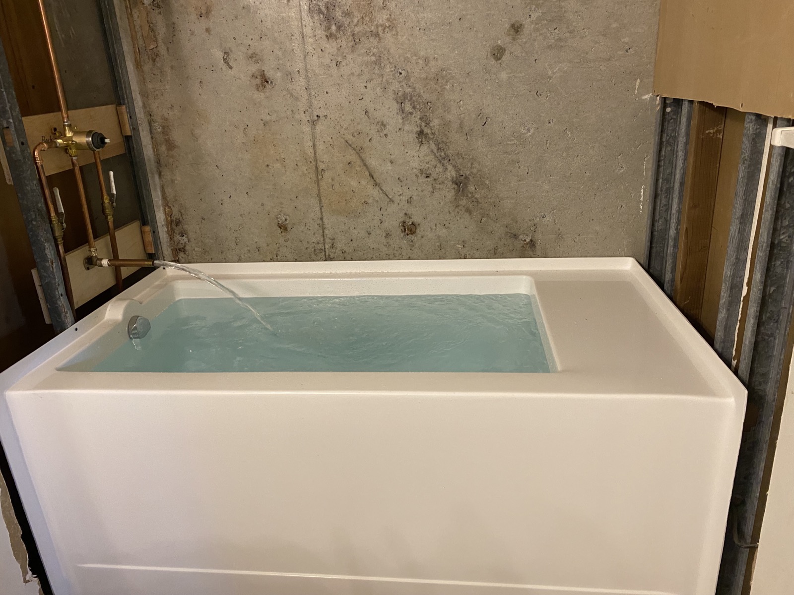 Tub_shower valve and Japanese soaking tub installation in high rise building (Before)